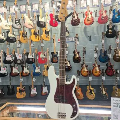 Squier Classic Vibe P Bass